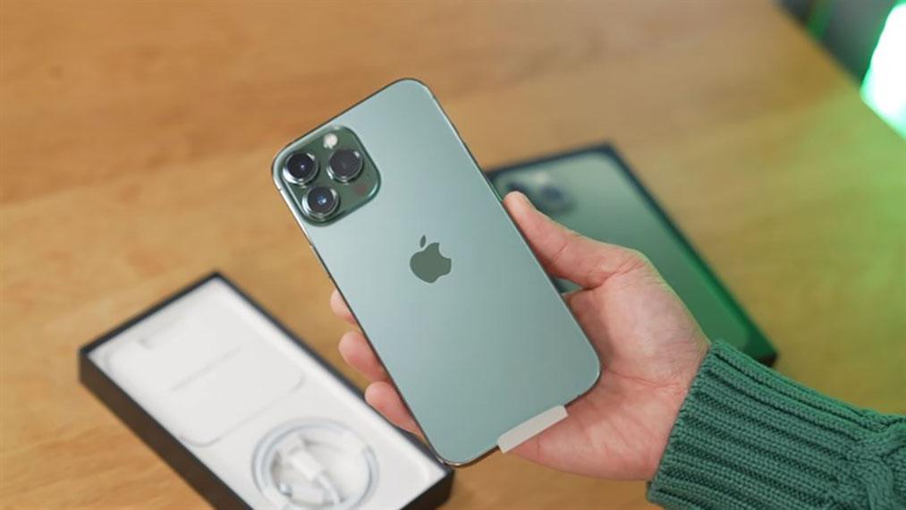 Thiết kế mặt sau - iPhone 13 Pro 128 GB màu xanh lá